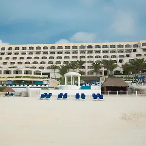 Golden Parnassus Hotel Cancún